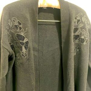 C BY BLOOMINGDALE'S CASHMERE FLORAL CARDIGAN MEDIUM